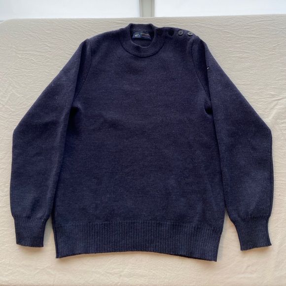 Authentic Saint James wool sweater in Navy Blue. Great condition.
